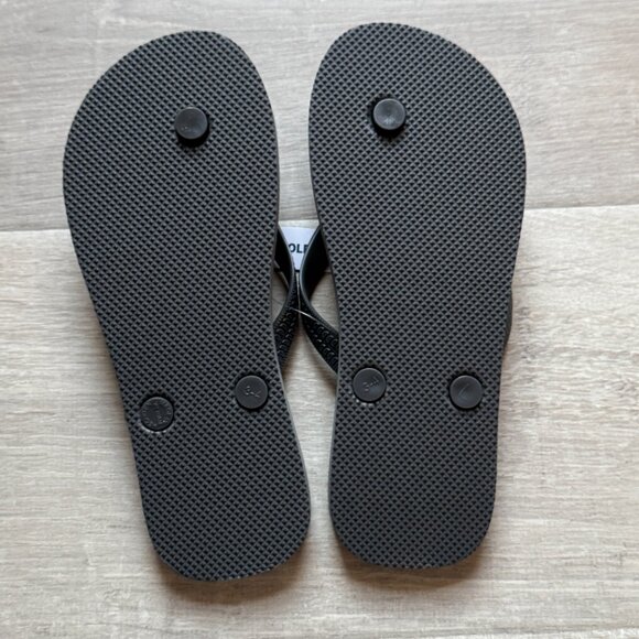 Old Navy Grey Oyster Flip-Flop Sandals for Kids (Partially Plant-Based) - Picture 3 of 9